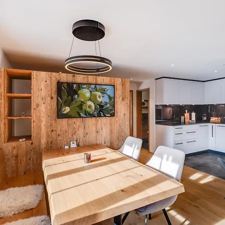 Spatz Garden Near Oeschinen With Sauna Access Lägenhet *